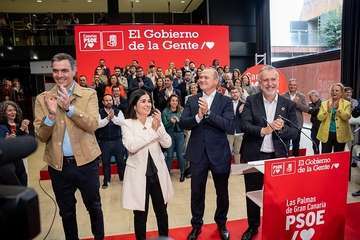 Los socialistas de Telde arropan a un Pedro Sánchez convencido del triunfo de su partido en las Islas/Acfi Press y TA.
